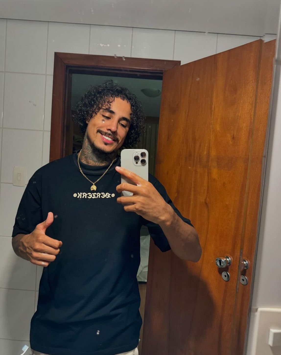 MC Livinho: Idade, Altura e Biografia
